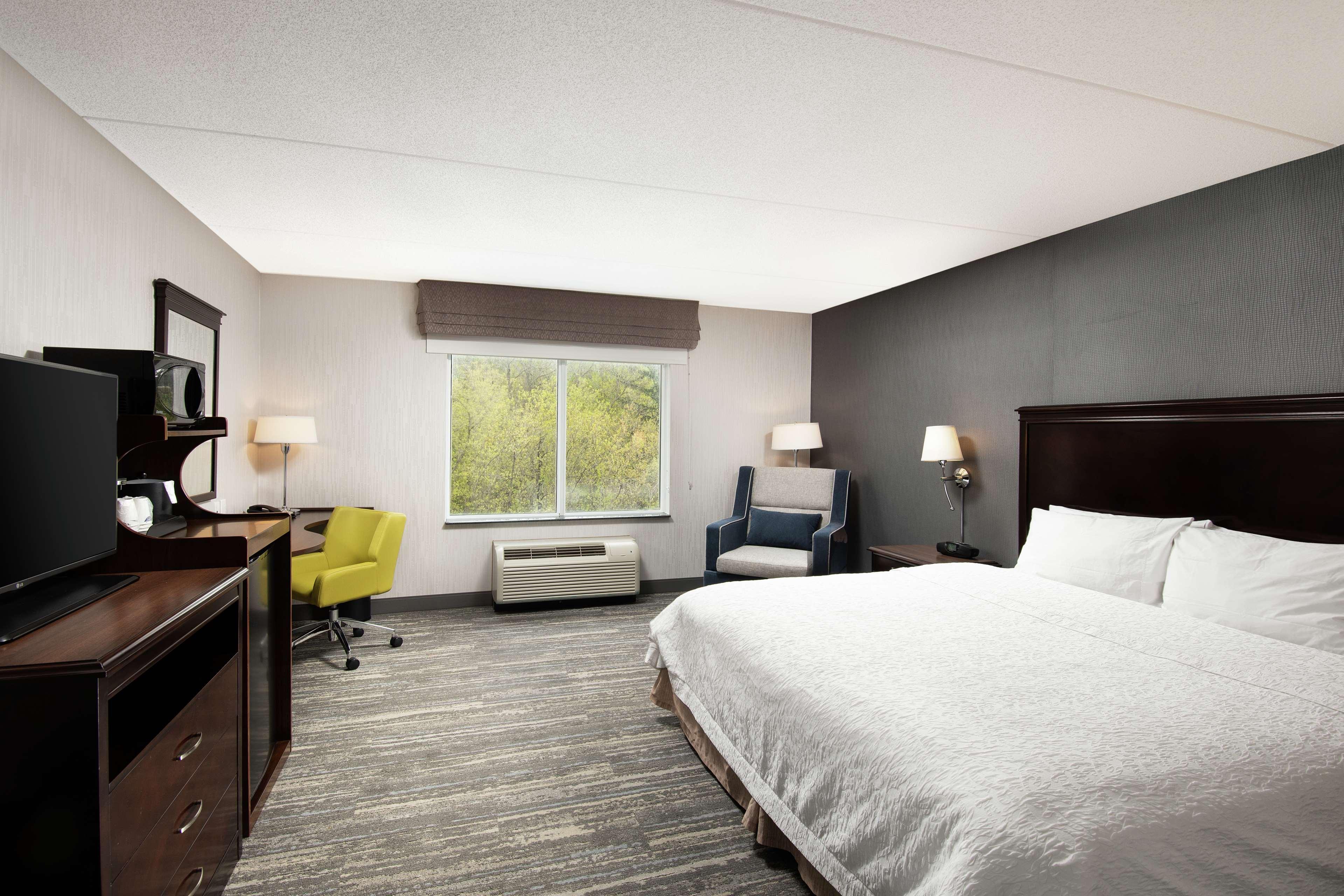 Hampton Inn & Suites By Hilton Barrie Exterior photo