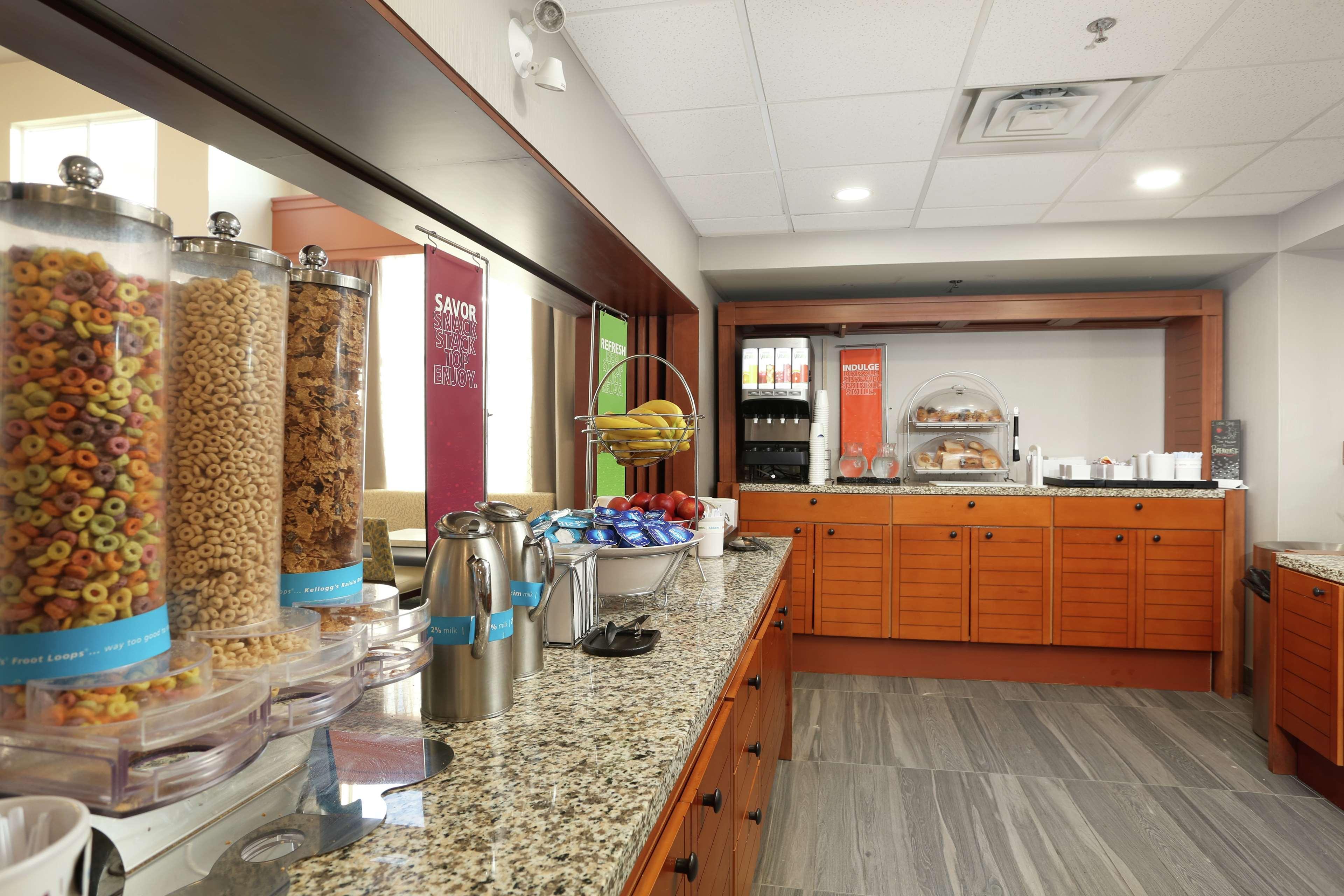 Hampton Inn & Suites By Hilton Barrie Exterior photo