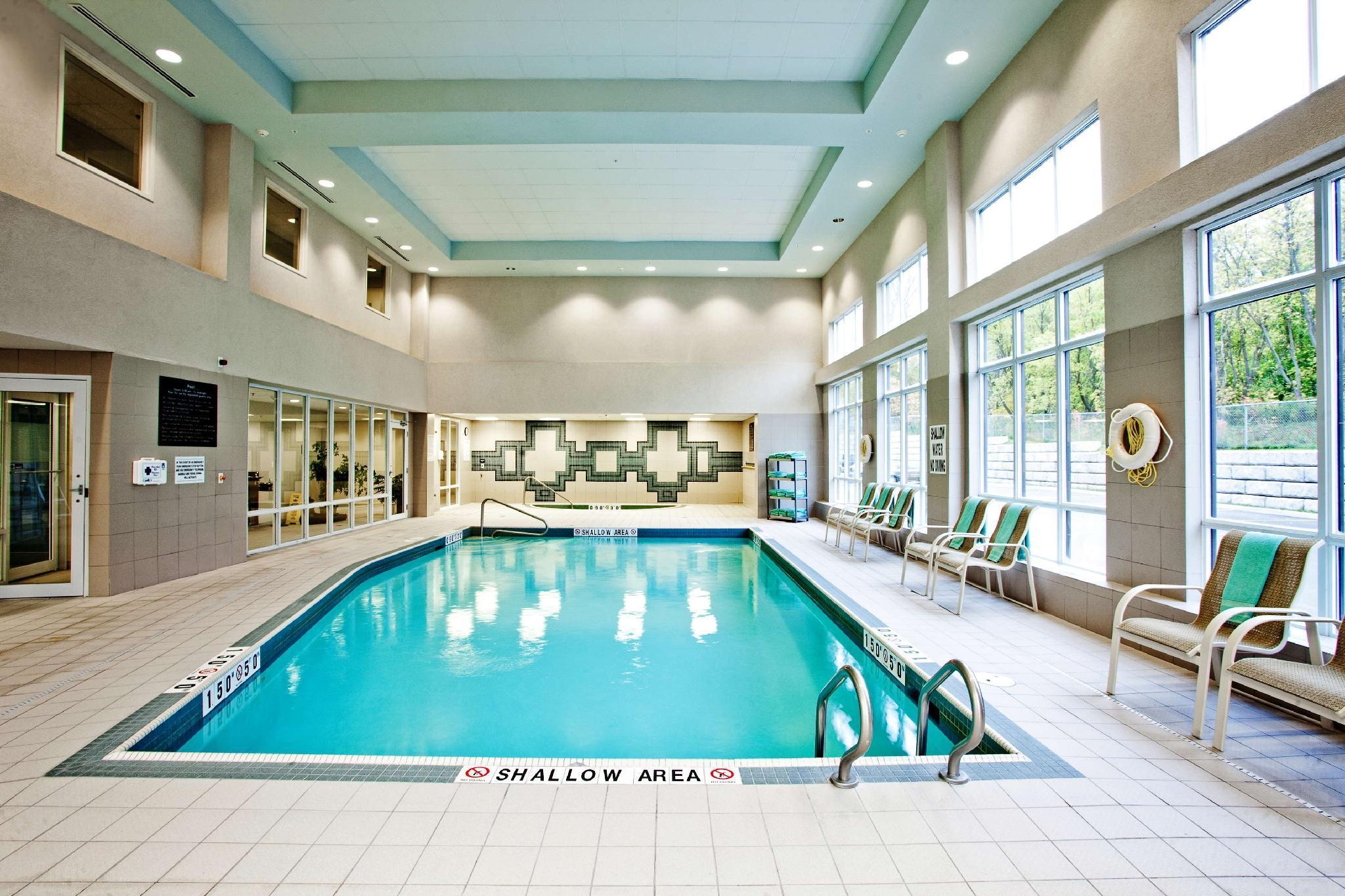 Hampton Inn & Suites By Hilton Barrie Exterior photo