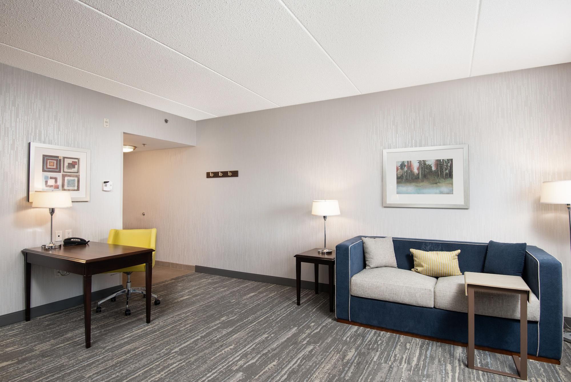 Hampton Inn & Suites By Hilton Barrie Exterior photo