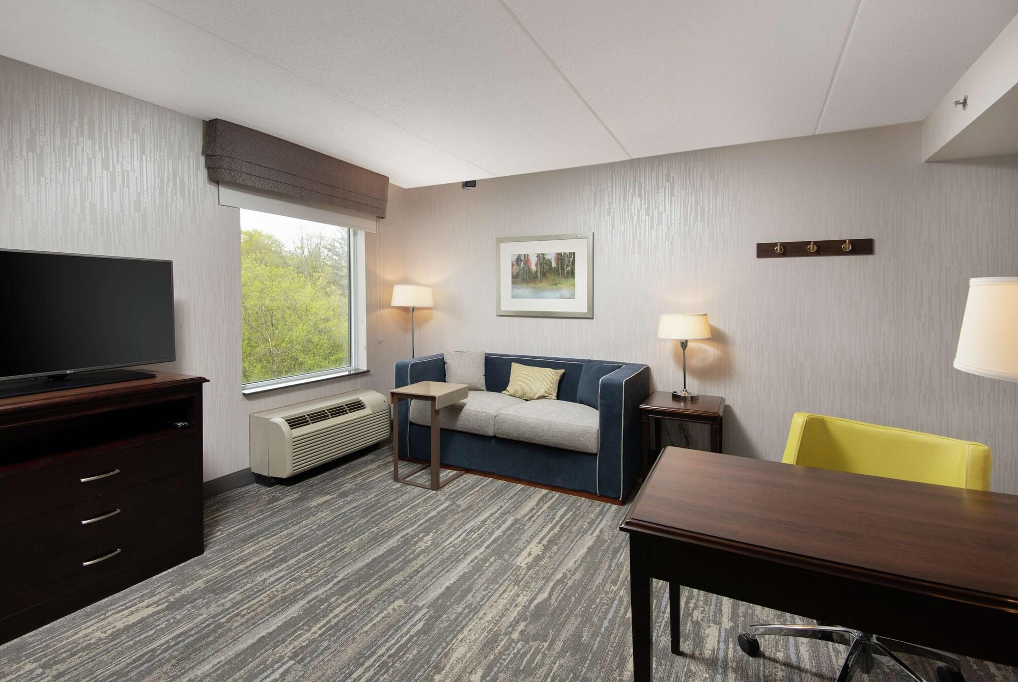 Hampton Inn & Suites By Hilton Barrie Exterior photo