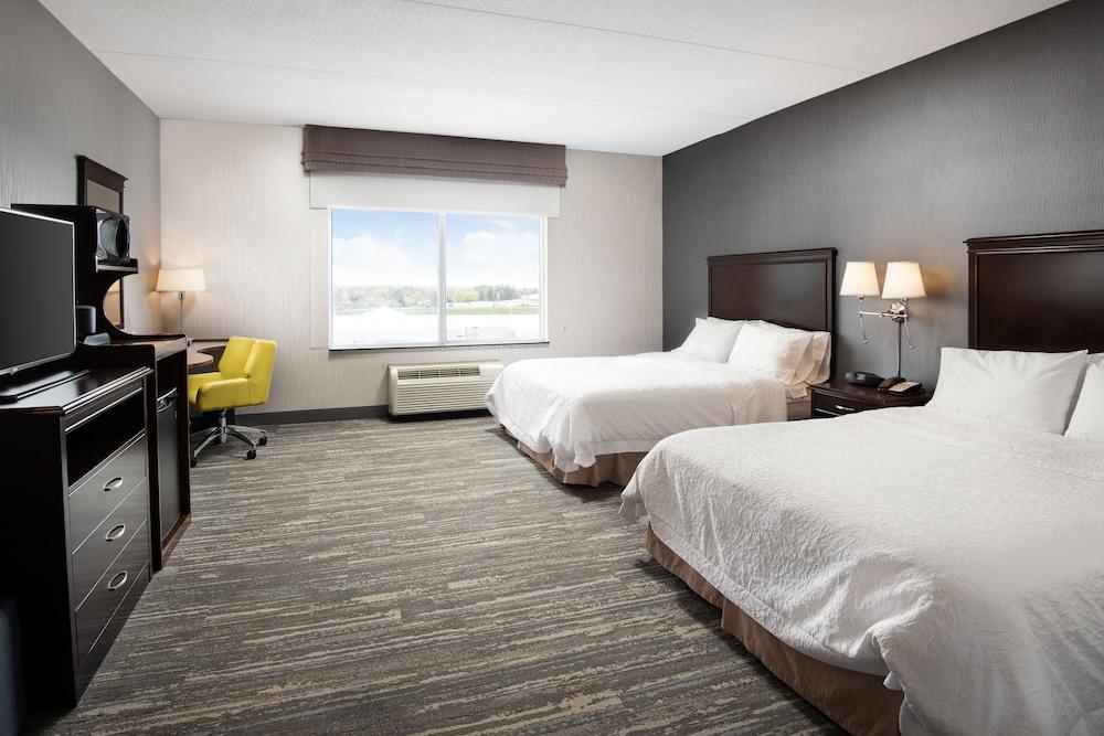 Hampton Inn & Suites By Hilton Barrie Exterior photo