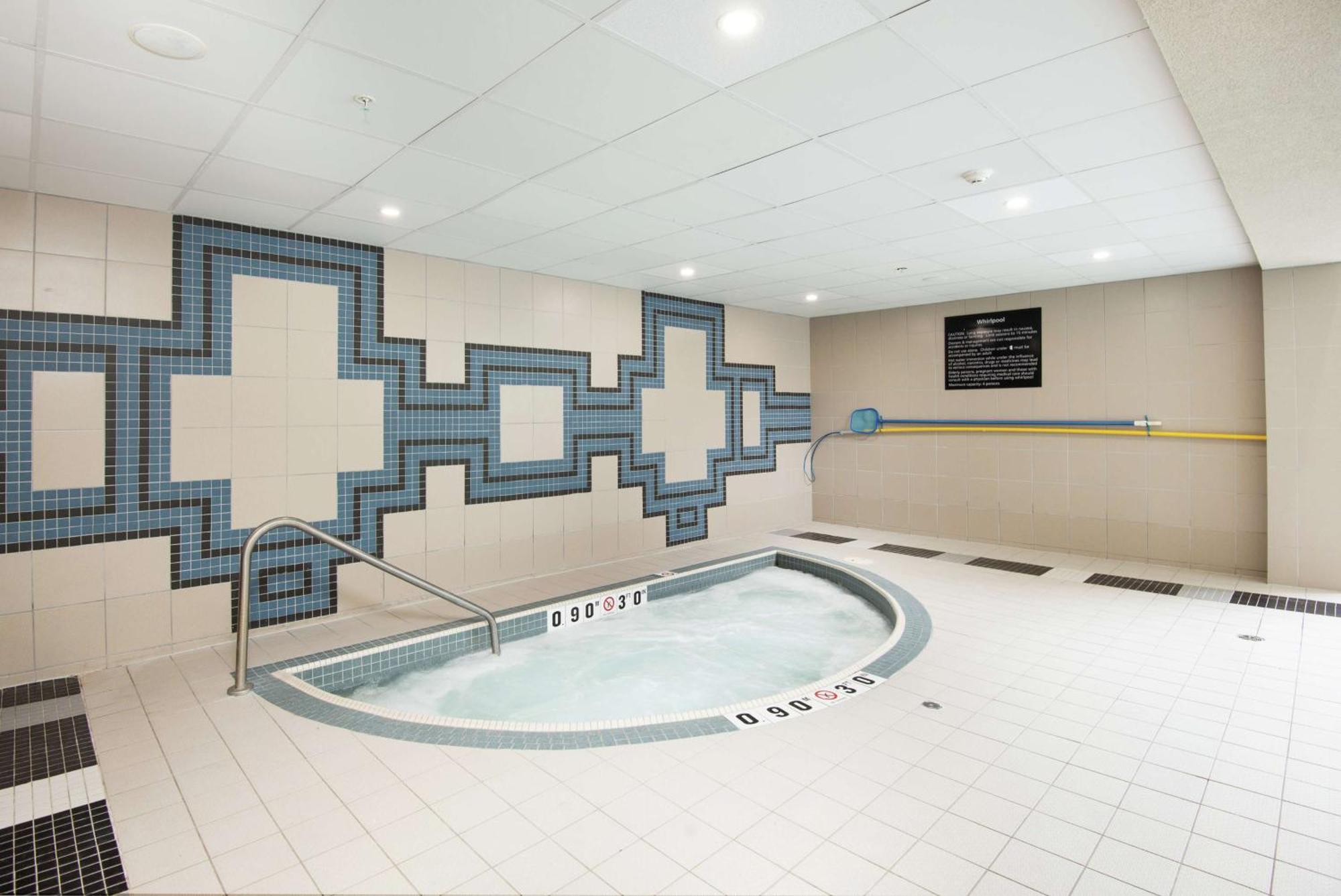 Hampton Inn & Suites By Hilton Barrie Exterior photo